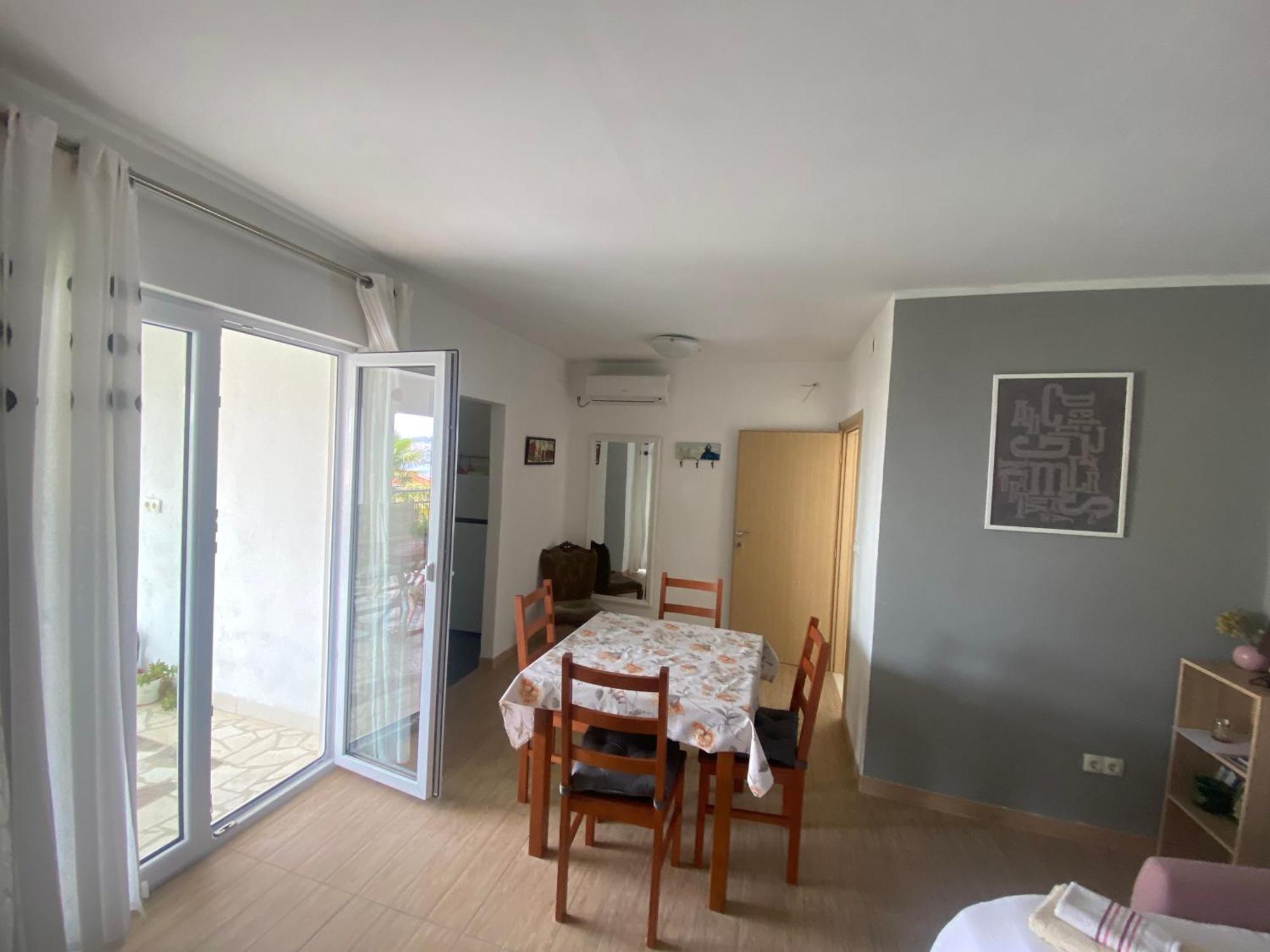 Merla Trogir Buitenkant foto